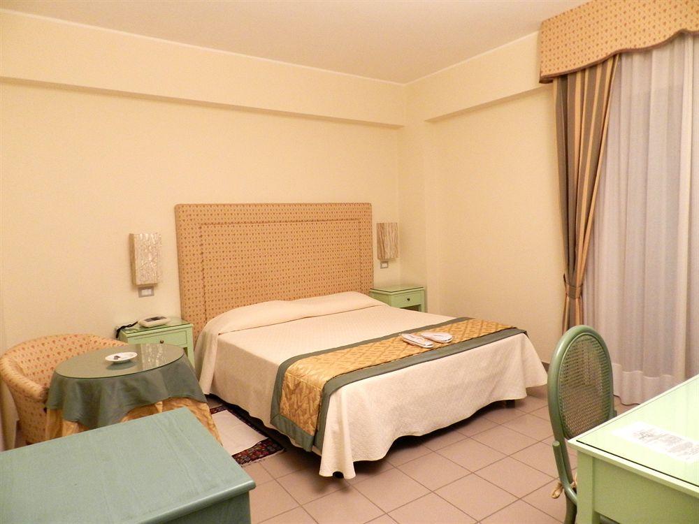 Hotel Il Mulino Капо-д'Орландо Экстерьер фото