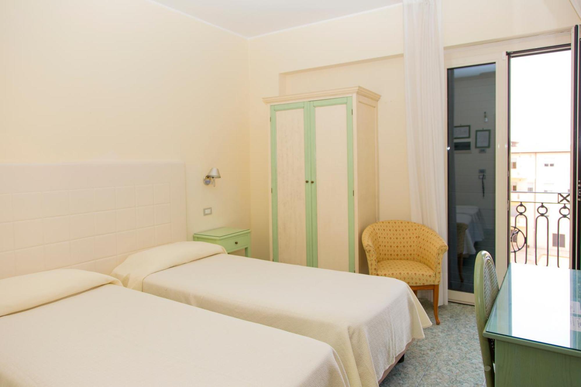 Hotel Il Mulino Капо-д'Орландо Экстерьер фото