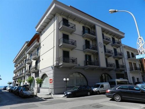 Hotel Il Mulino Капо-д'Орландо Экстерьер фото